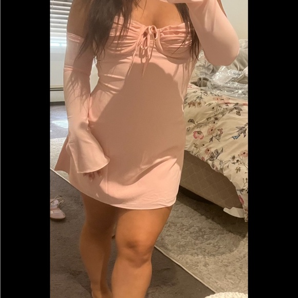 Baby boo fiona mini dress- blush. Size medium - Picture 3 of 8